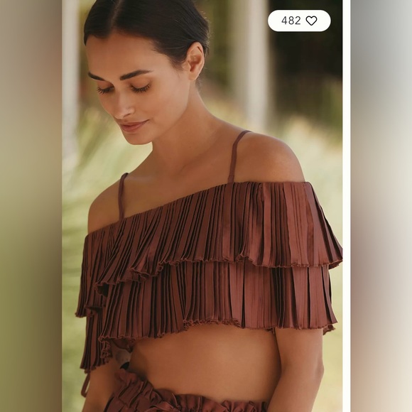 By Anthropologie Off-The-Shoulder Plissé Ruffled Crop Top - Picture 2 of 4